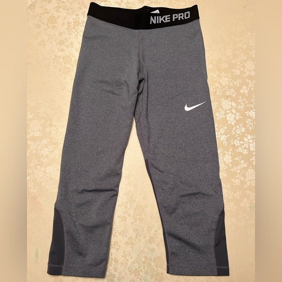 Nike Pro 3/4 Grey Leggings for Girls - Picture 1 of 2